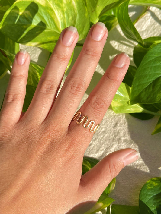 Squiggly Wire Ring